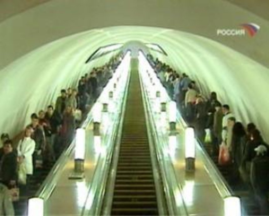 В киевском метро до 17 февраля отремонтируют эскалаторы на двух станциях