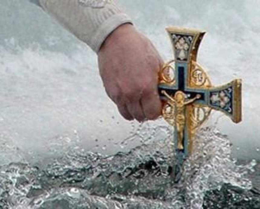 Патриарх Филарет освятил днепровские воды в столичном "Гидропарке"