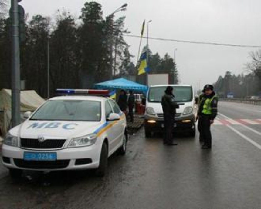 На въезде в Киев по Житомирской трассе введен новый режим движения транспорта