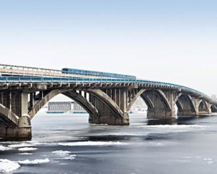 Мост метро в Киеве отремонтируют в течение 1-2 лет