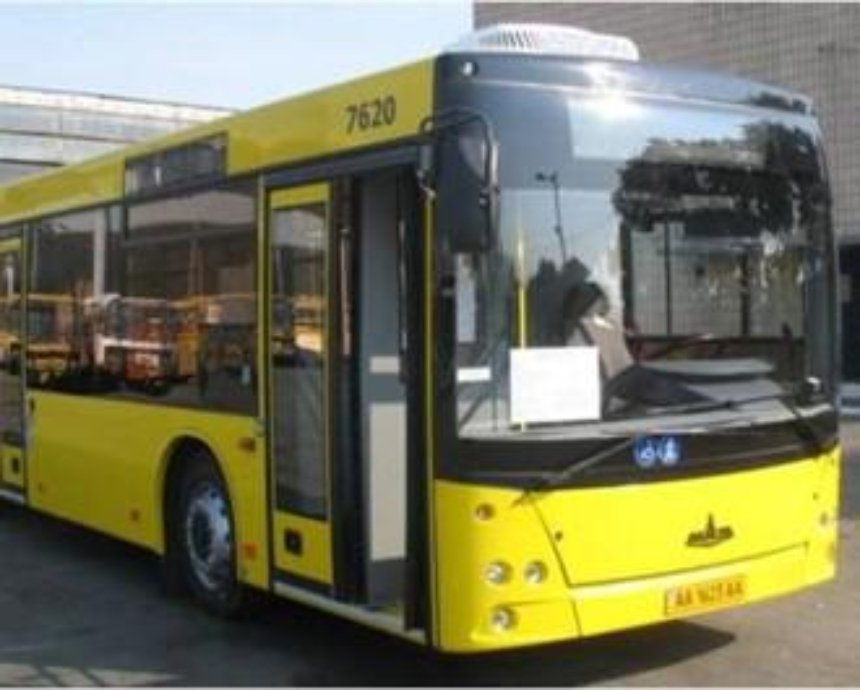 В Киеве отменили еще два автобусных маршрута