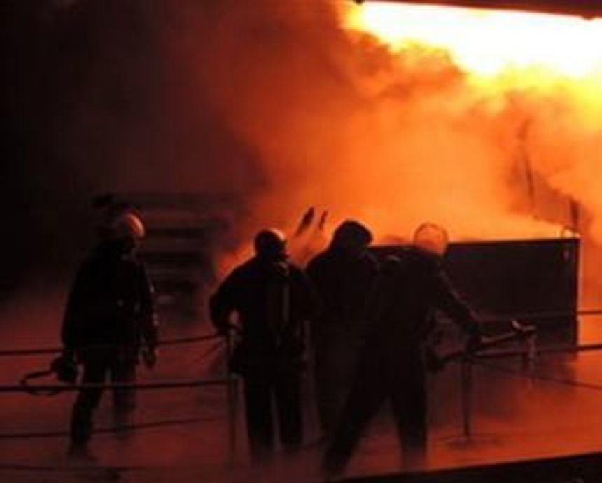 Пожар в киевском деревообрабатывающем цехе тушили более десяти часов