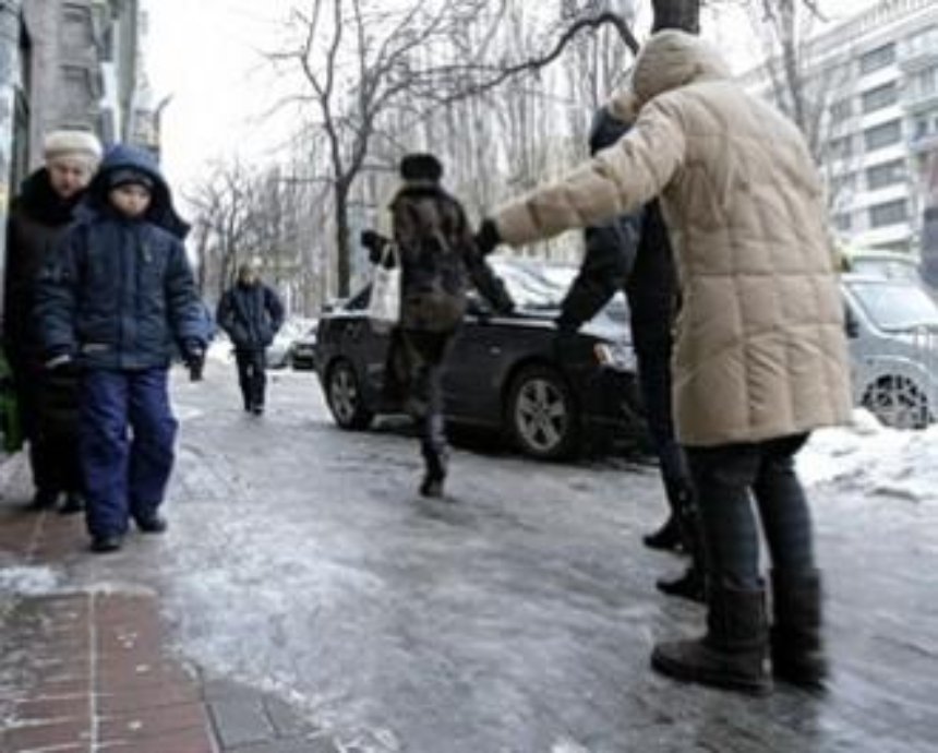 На Киевщину возвращаются снег и гололед