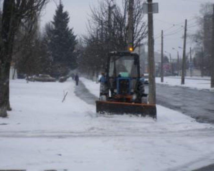 От снега столицу чистят почти 5 тысяч коммунальщиков
