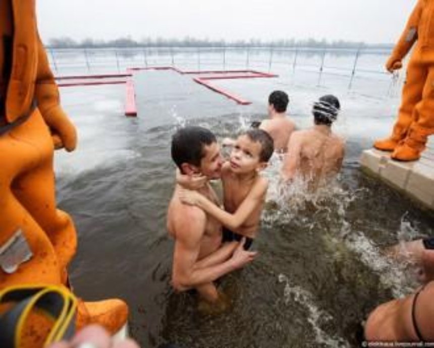 Официальными местами для купания на Крещение станут Гидропарк и Оболонская набережная - ГосЧС