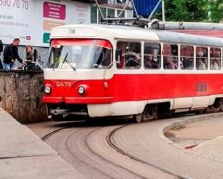 В Киеве на день изменят работу нескольких маршрутов трамваев и троллейбусов