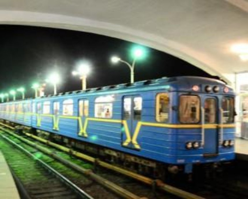 В Киеве остановилась "красная" линия метро