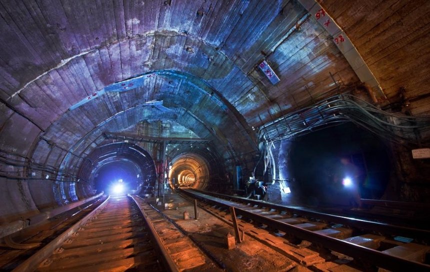 Підземний світ: київський метрополітен розігрує екскурсію тунелями