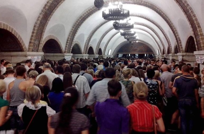 Яблоку негде упасть: стали известны самые загруженные станции метро