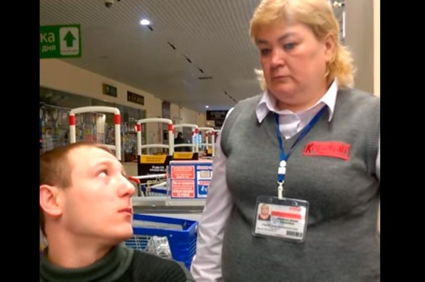"Воно мені не треба": в київському супермаркеті клієнта відмовилися обслуговувати українською мовою (відео)