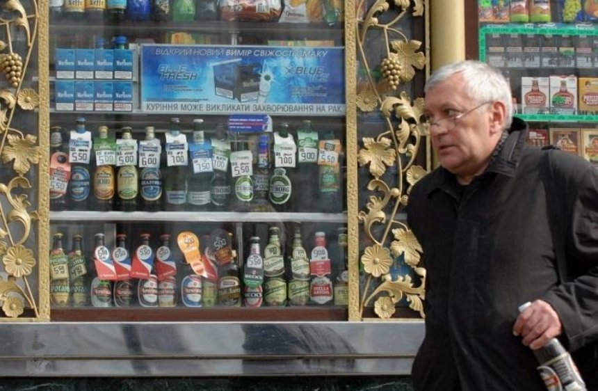 В Києві скасували заборону на продаж алкоголю в МАФах 