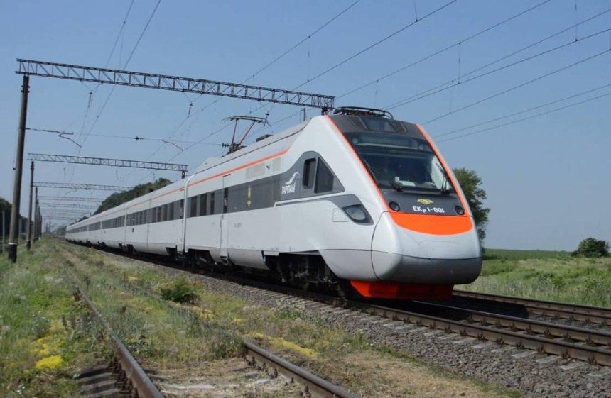 Скоростной поезд Запорожье — Киев задымился в пути