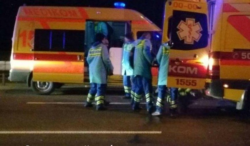 У Києві машина швидкої допомоги протаранила інше авто (фото)