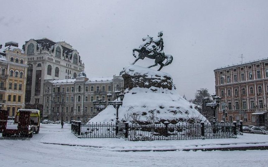 Фотограф показал, как выглядит Софийская площадь после новогодних праздников (фото)