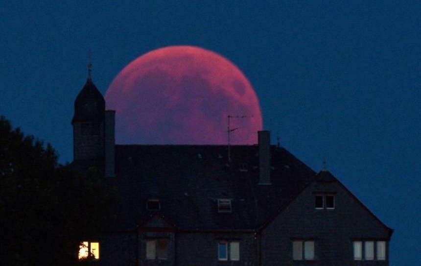 Сегодня ночью можно наблюдать «Кровавую Луну»