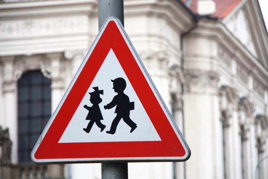 У Києві планують обмежити швидкість руху біля шкіл до 30 км/год