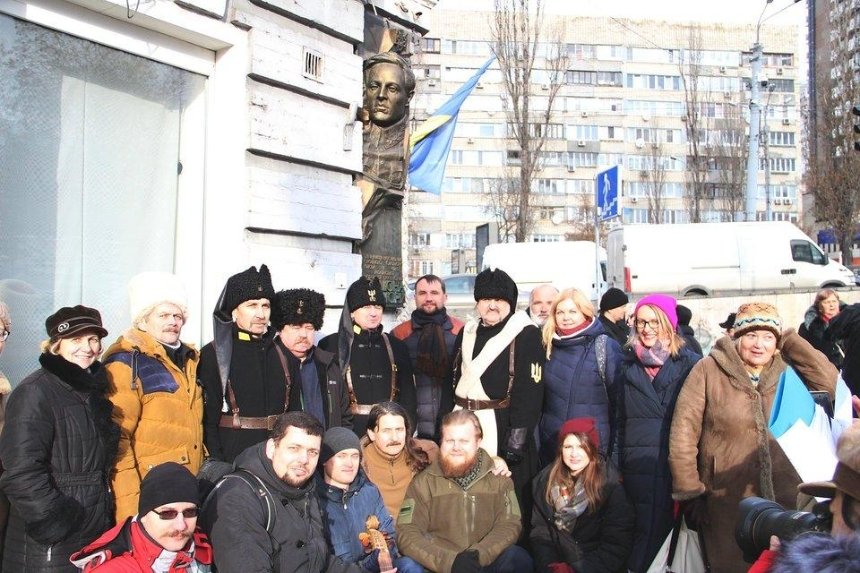 В центре Киева открыли барельеф Симону Петлюре (фото)