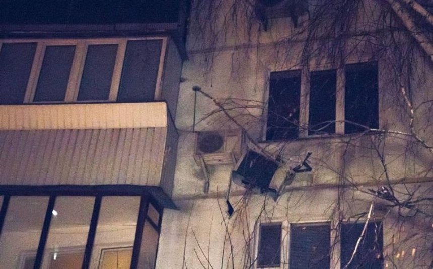 В Соломенском районе иностранный студент выпрыгнул из окна (фото, видео)