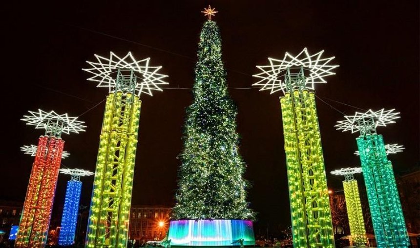 Что будет с новогодними елками на Софийской и Контрактовой площадях