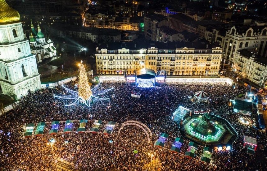 Новый год на Софийской площади встретили свыше 100 тысяч человек (фото, видео)
