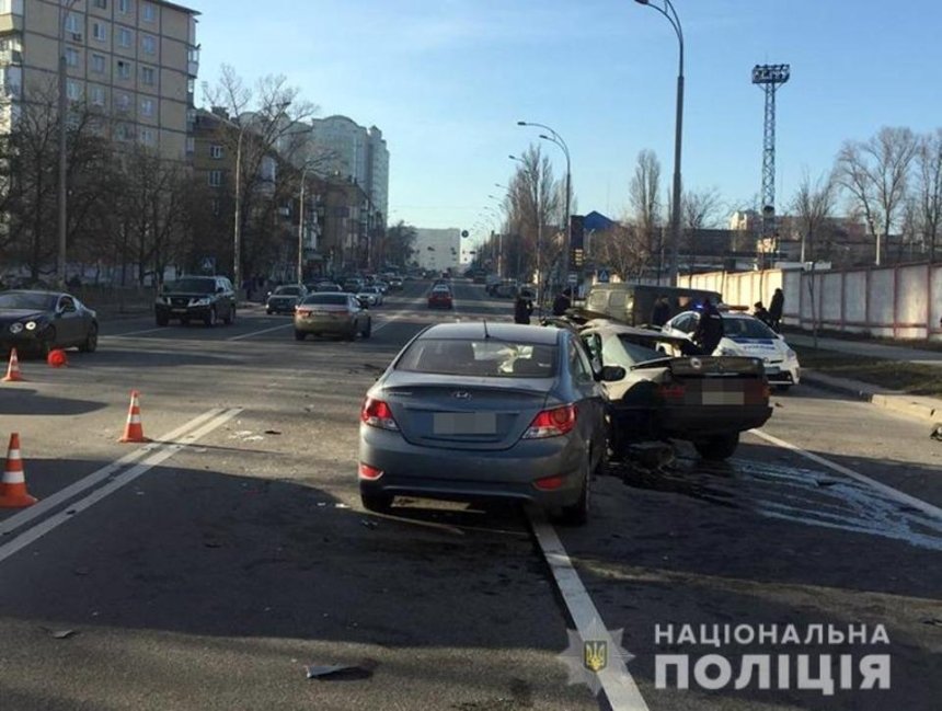 В Голосеевском районе произошло тройное ДТП: есть погибший (фото)