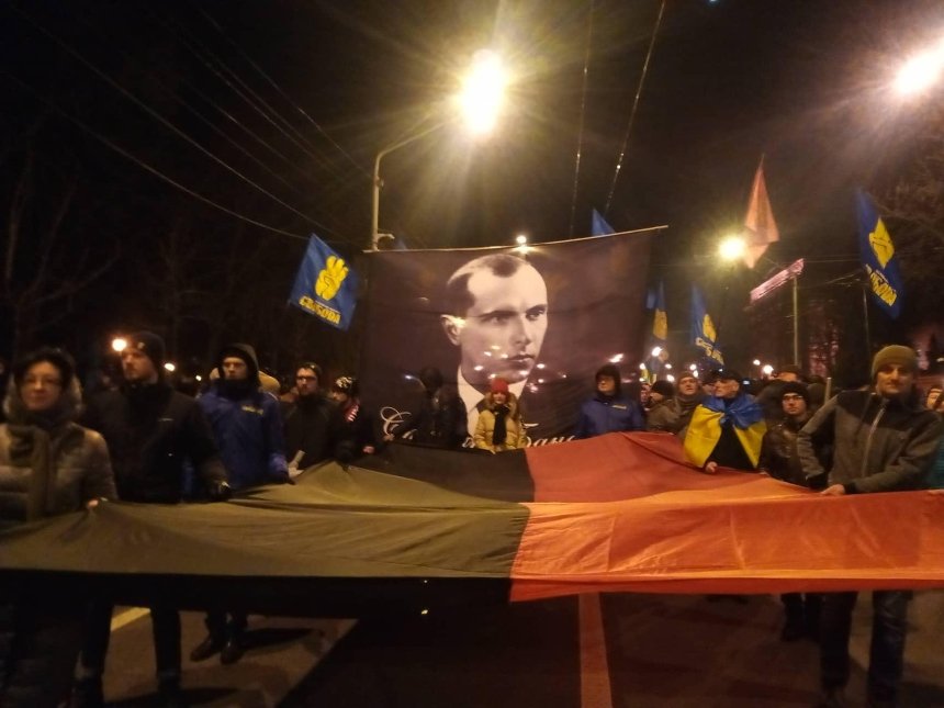 В Киеве проходит марш памяти Степана Бандеры (фото, видео)