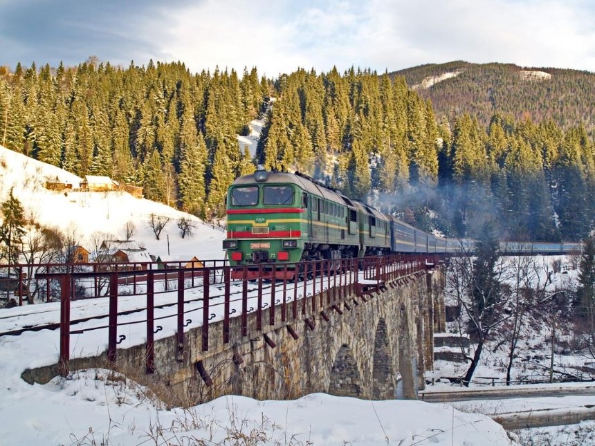 На Рождество — в Карпаты: «Укрзалізниця» назначила дополнительные поезда на праздник