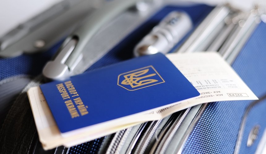 Украинский паспорт поднялся в рейтинге паспортов мира