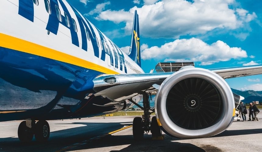Ryanair до марта отменил 7 рейсов из Украины