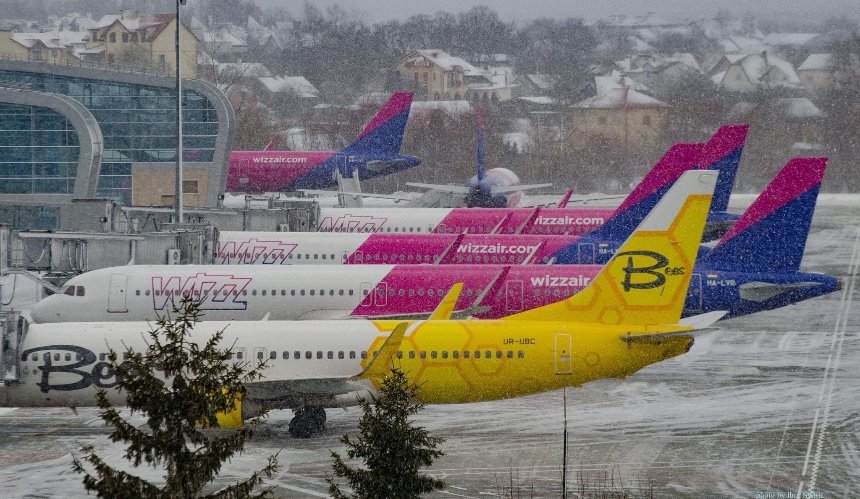 Из-за непогоды в аэропорту «Киев» не смогли сесть несколько самолетов