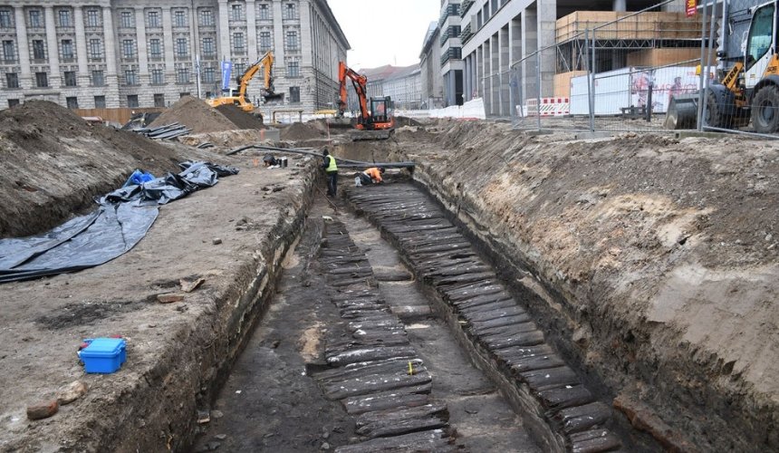 Археологи обнаружили в Берлине деревянную средневековую набережную