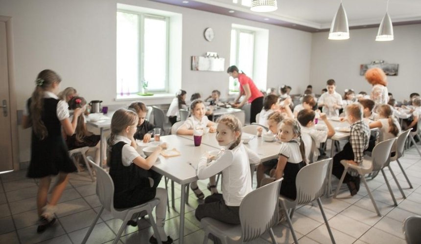 Евгений Клопотенко разрабатывает новые блюда для школьного меню