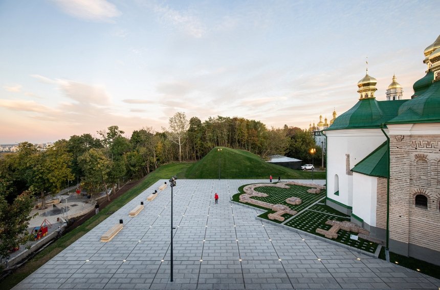 Проект реновации площади перед Спасской церковью. Фото: Ivan Avdeenko / archdaily.com