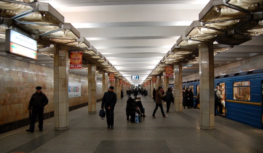 Вестибюлі станції метро "Оболонь" змінять роботу