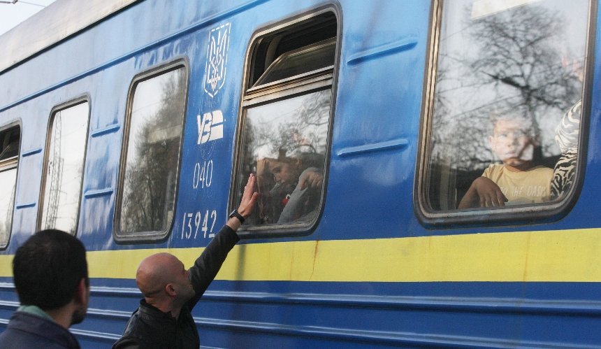 Укрзалізниця призначає додаткові поїзди до Польщі з Харкова та Києва