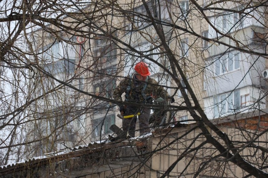 На Київщині почали відновлювати об’єкти, пошкоджені під час масованого обстрілу 2 січня