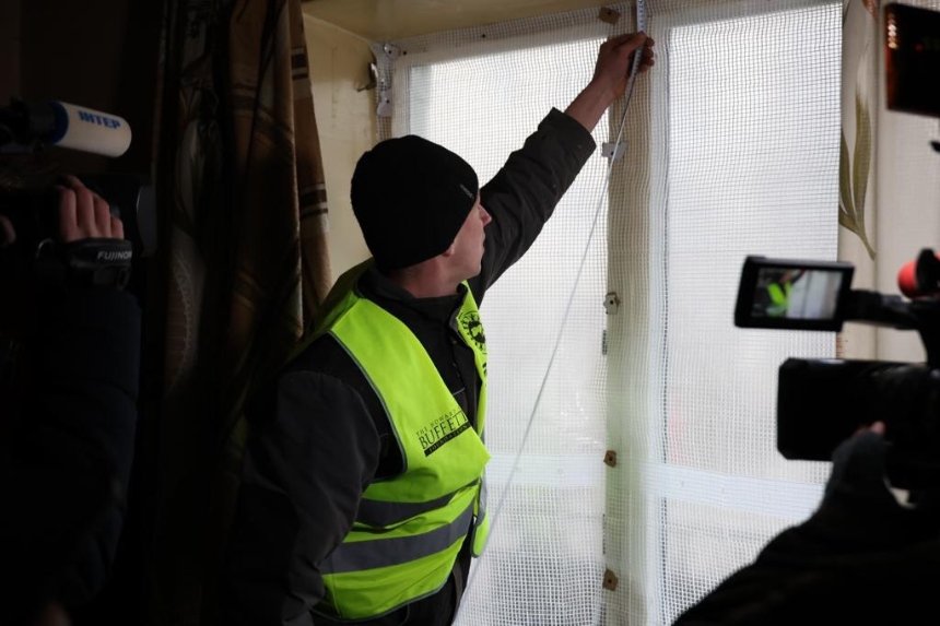7 січня у місті Вишневе Київської області розпочали монтаж вікон у багатоквартирних будинках, що постраждали від обстрілів росіян