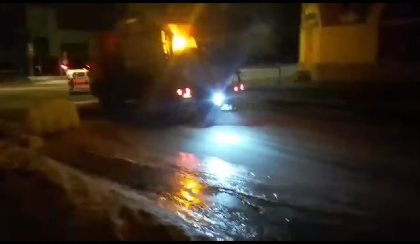Аварія на водопроводі: на вулиці Оболонській перекрили рух 