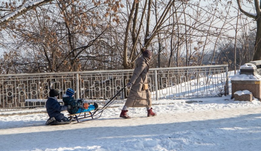 Різке похолодання: киянам нагадали основні правила безпеки під час морозів