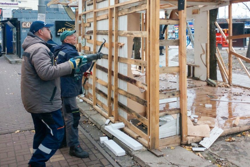 У 2023 році у Києві демонтували майже 5 тисяч незаконних об’єктів стихійної торгівлі