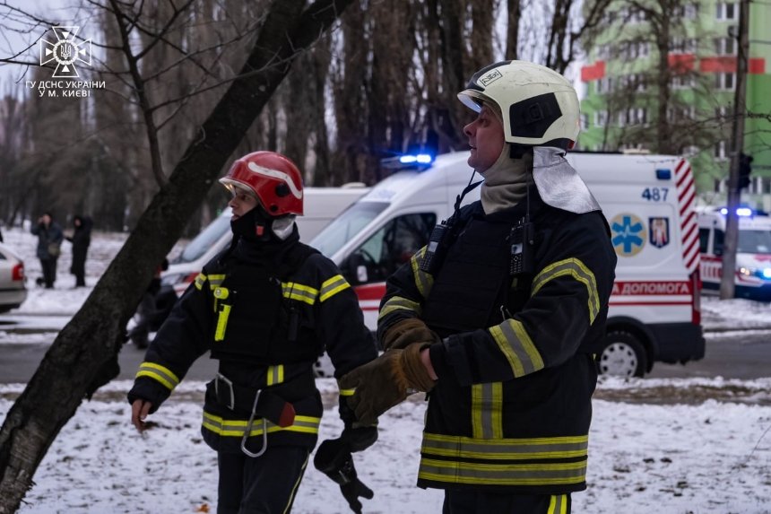 Рятувальники завершили ліквідацію наслідків рактеного обстрілу Києва 23 січня