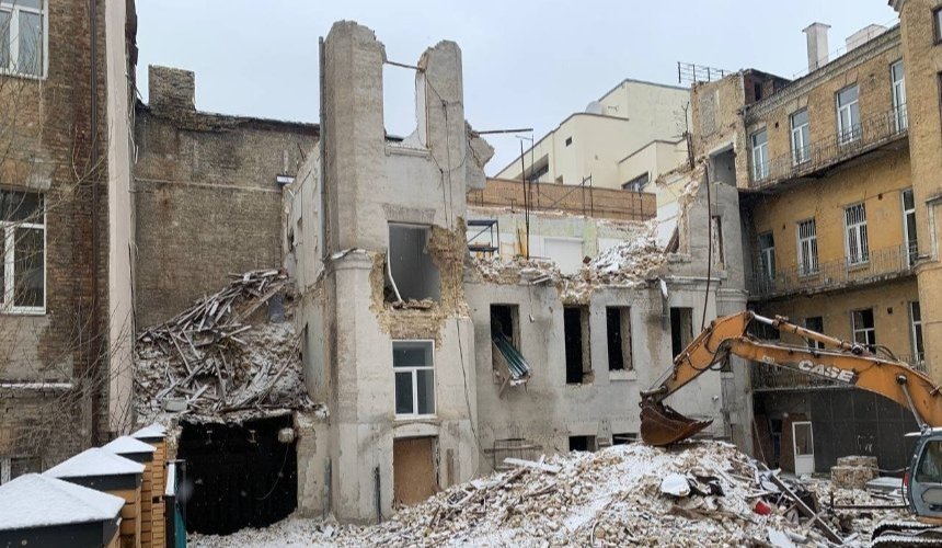 Будівельні роботи на місці історичної будівлі на Рейтарській: рішення суду