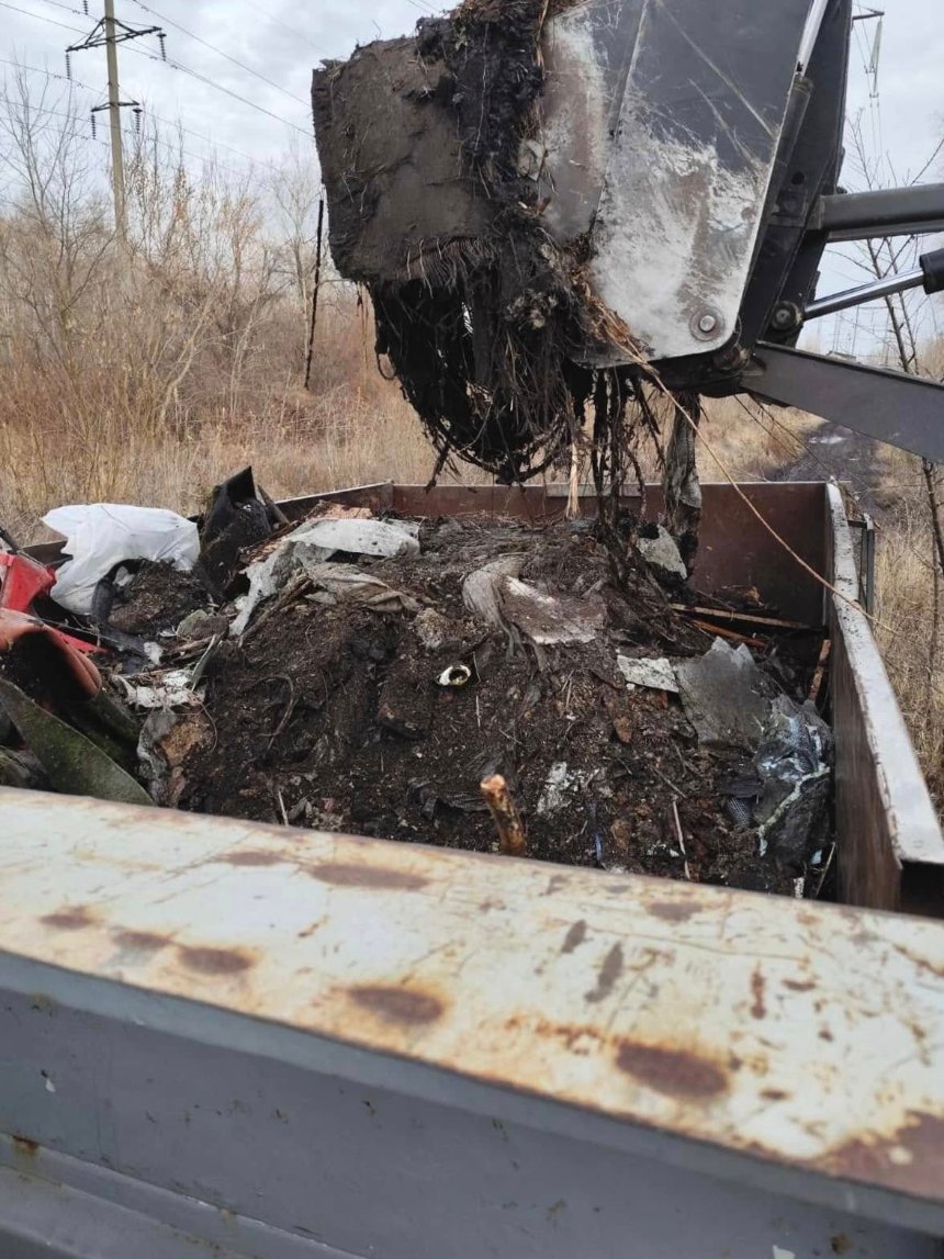 З озера Тягле в Дарницькому районі вивезли 70 кубометрів сміття. Фото: КП "Плесо"