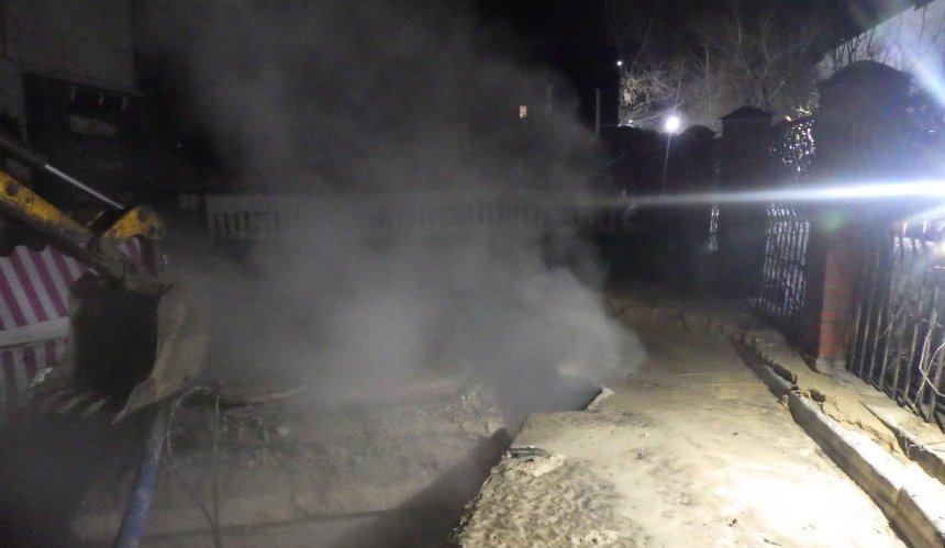 16-річна дівчина&nbsp;впала&nbsp;в яму з окропом на проспекті Лобановського:&nbsp;що відомо