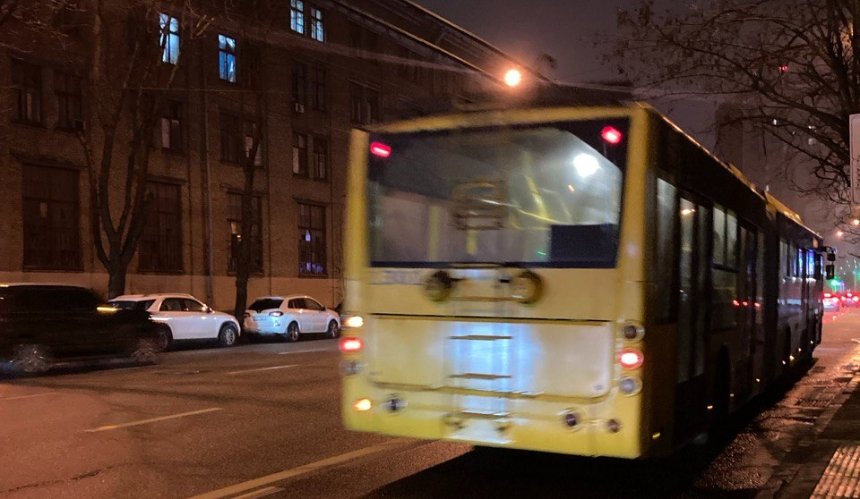 У Києві в неділю деякі автобуси змінять маршрути: схеми