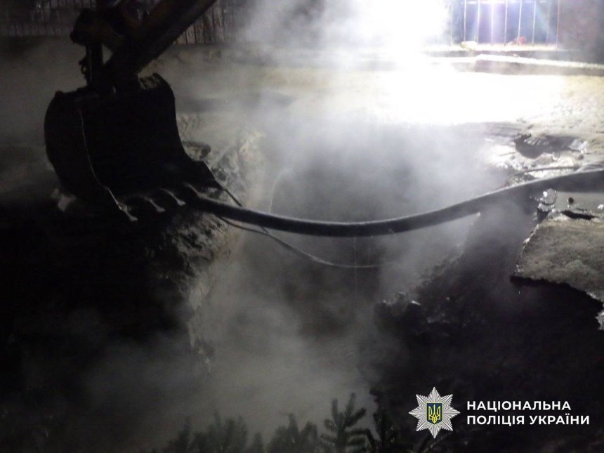 16-річна дівчина&nbsp;впала&nbsp;в яму з окропом на проспекті Лобановського