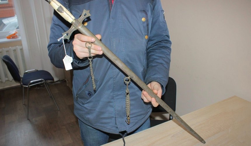 Київська митниця передала музеям 357 врятованих артефактів: як вони виглядають