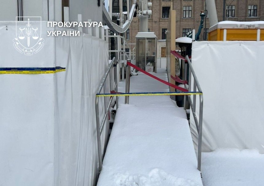 Суд заарештував Колесо огляду на Подолі Суд заарештував Колесо огляду на Подолі