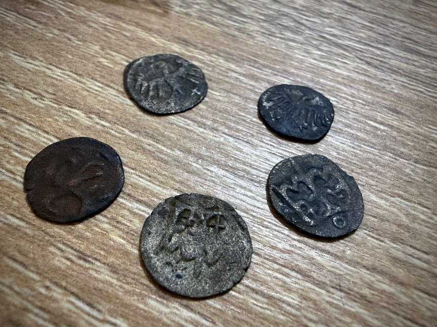 Київська митниця передала музеям 357 врятованих артефактів