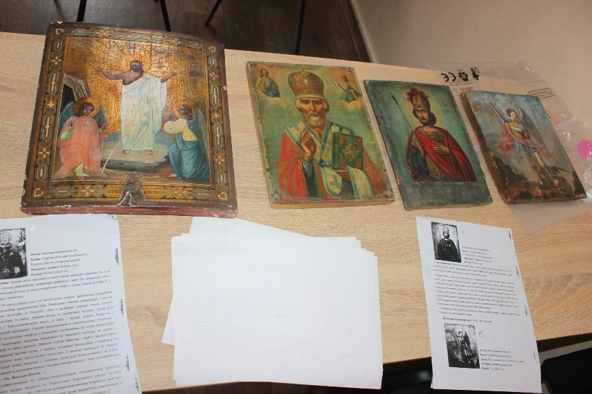 Київська митниця передала музеям 357 врятованих артефактів